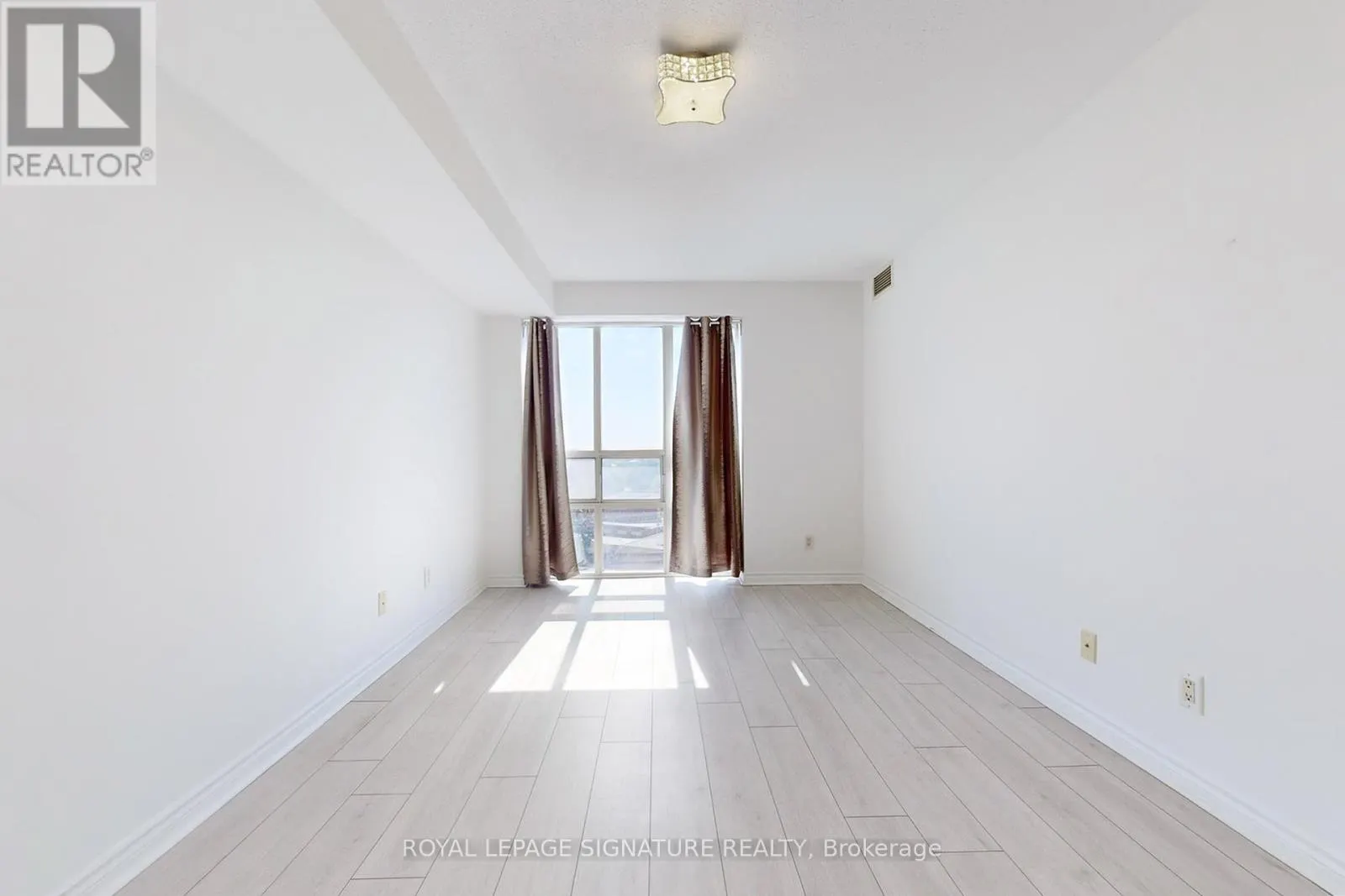 621 - 8 MONDEO DRIVE