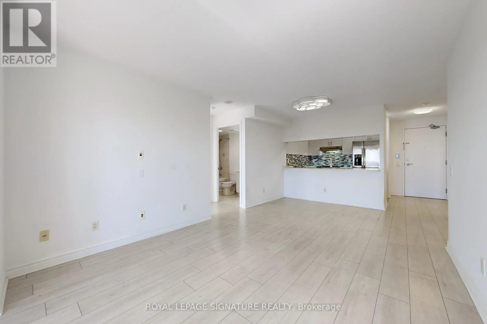 621 - 8 MONDEO DRIVE