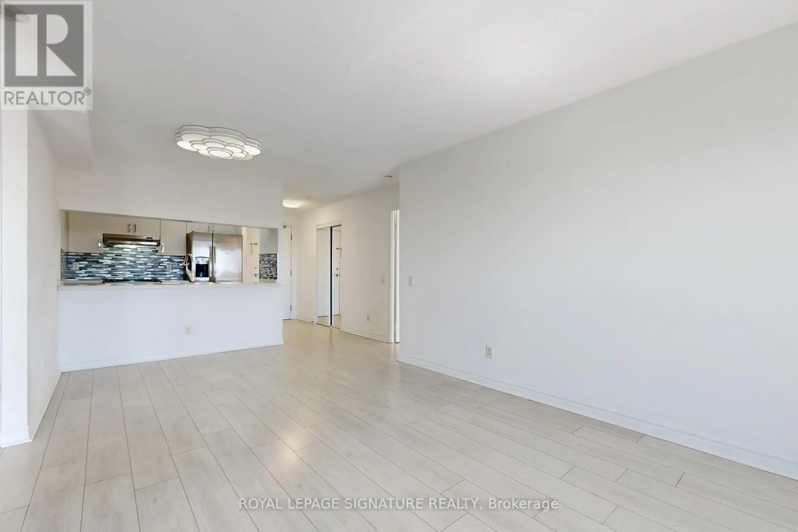 621 - 8 MONDEO DRIVE