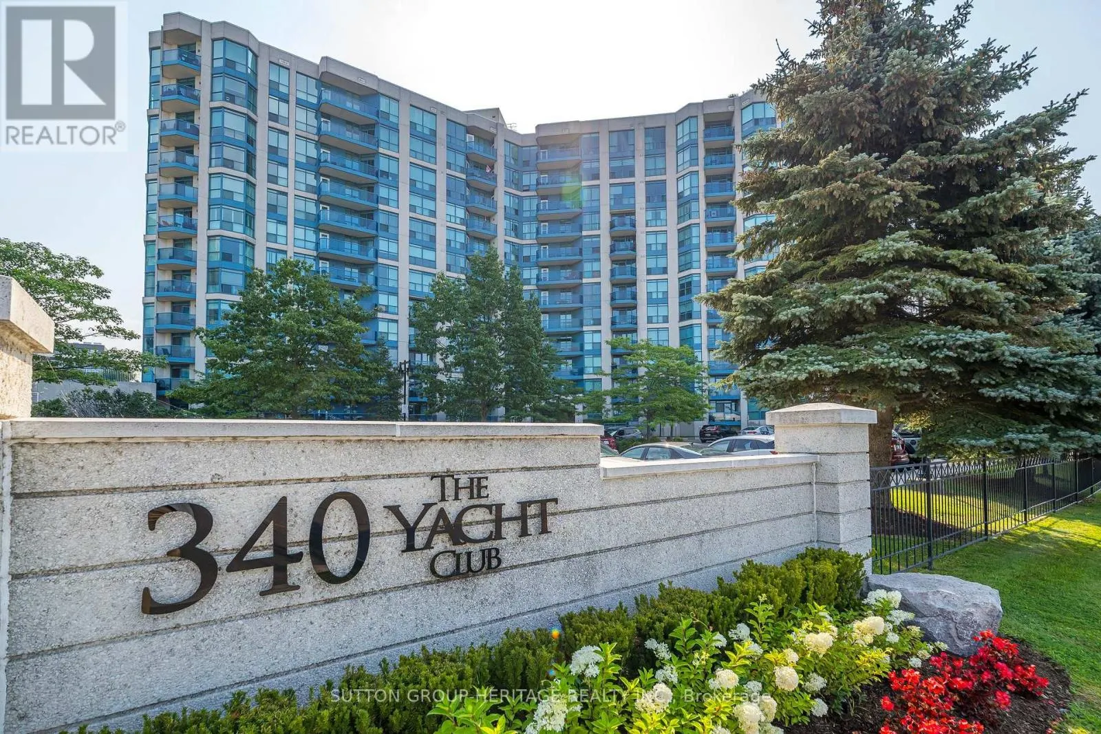 A02 - 340 WATSON STREET W
