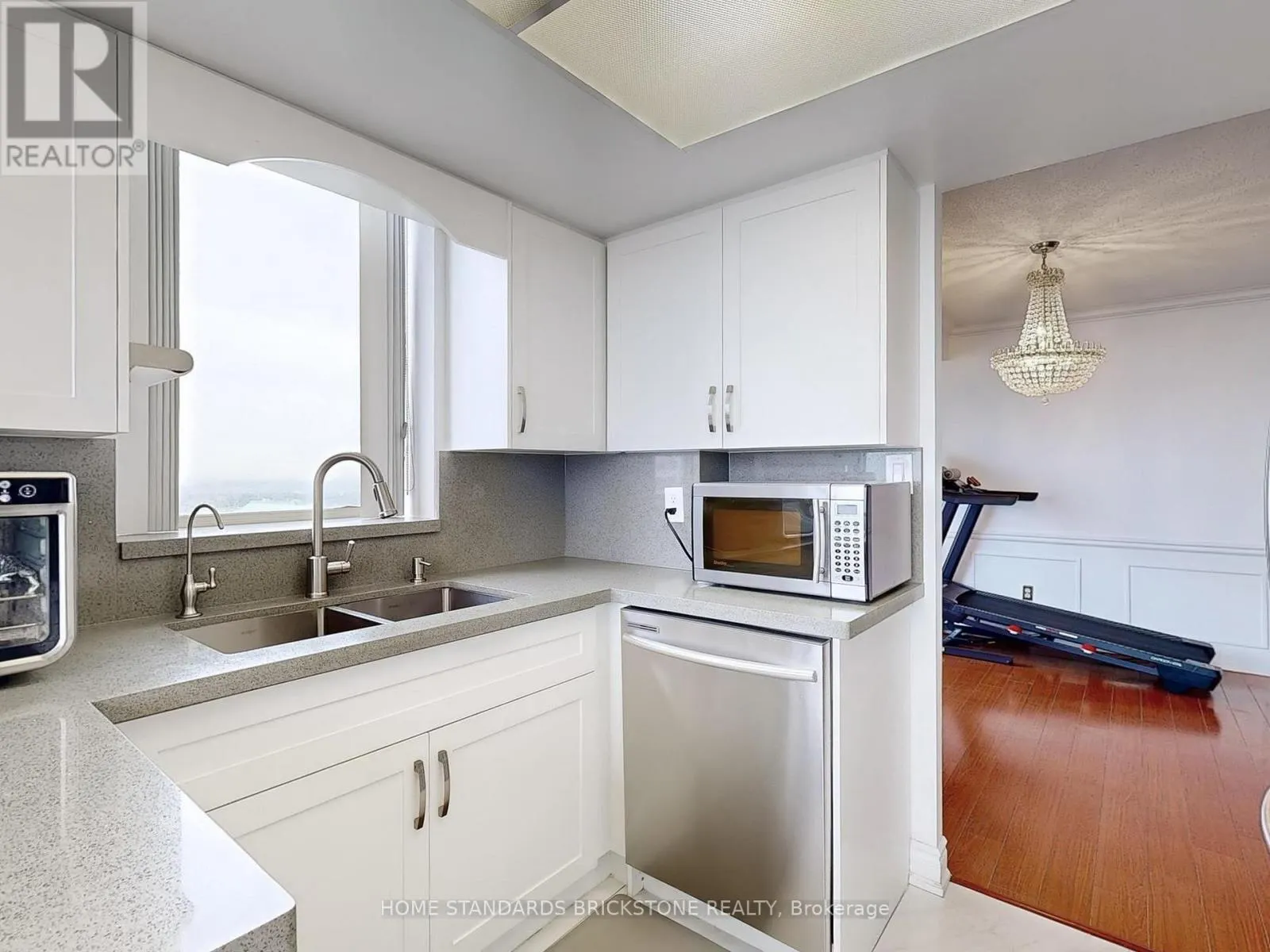 1705 - 30 THUNDER GROVE