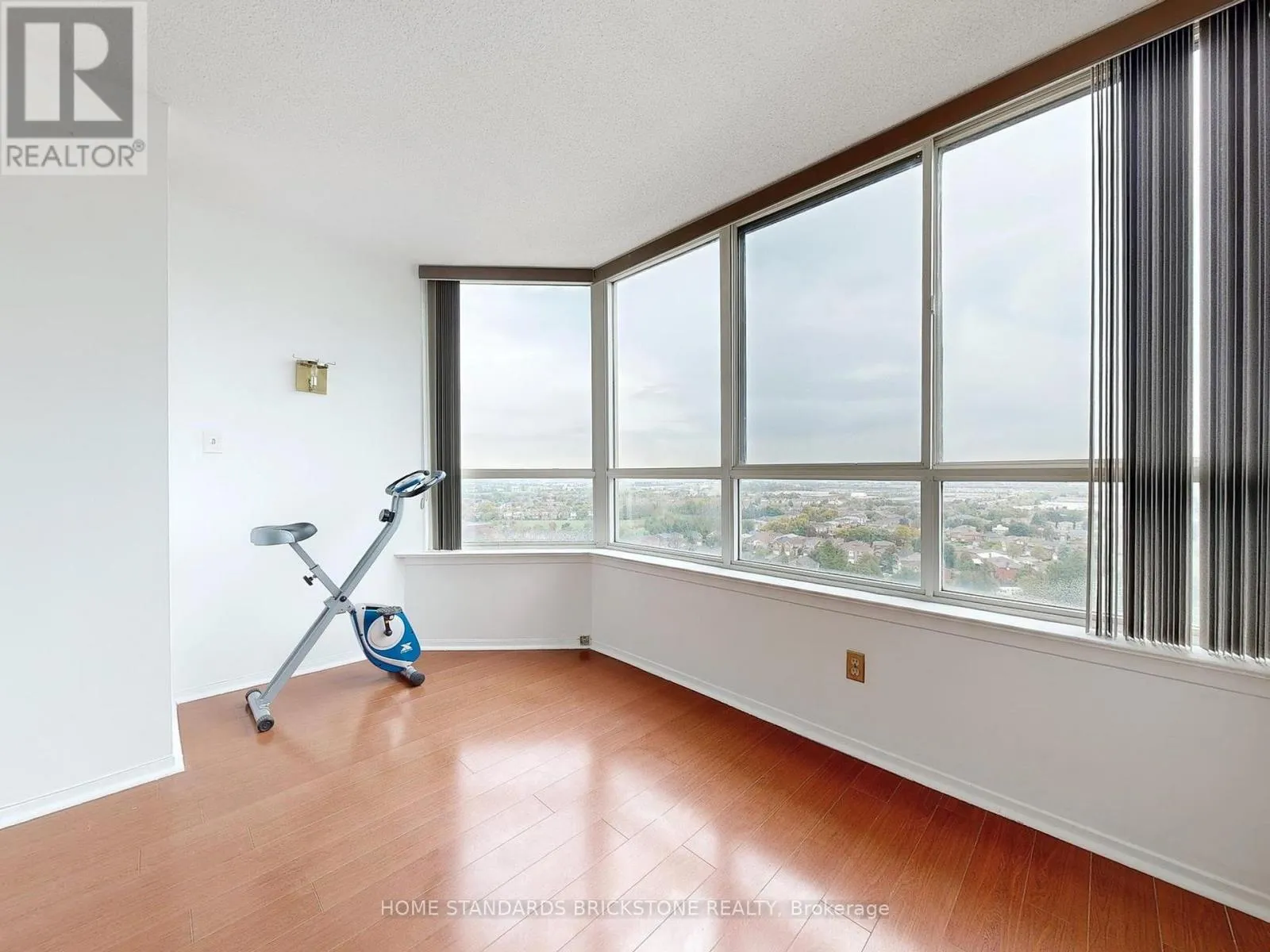 1705 - 30 THUNDER GROVE