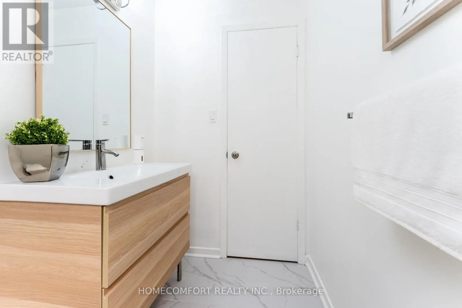 105 ROOKSNEST TRAIL