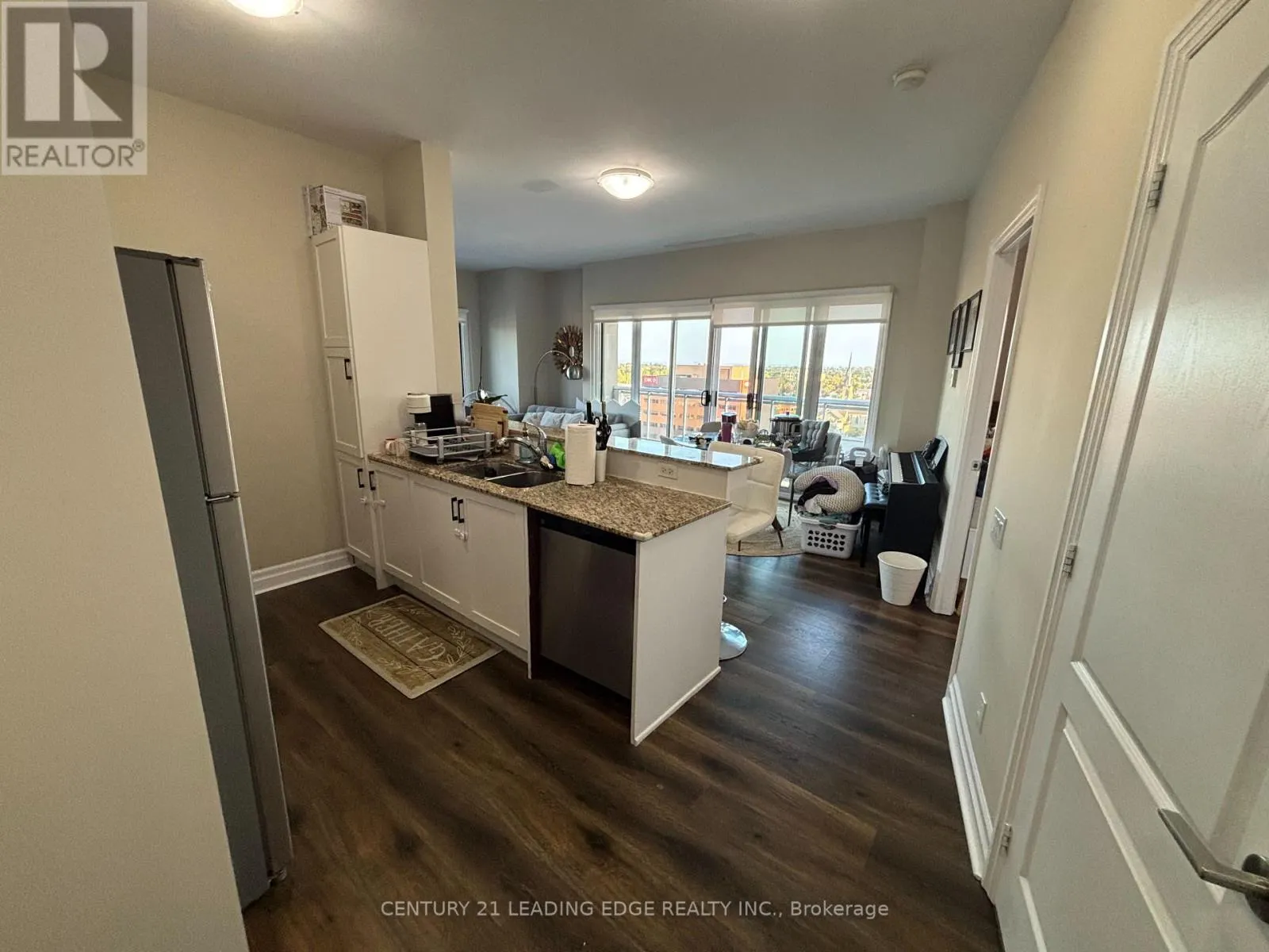 1005 - 44 BOND STREET W