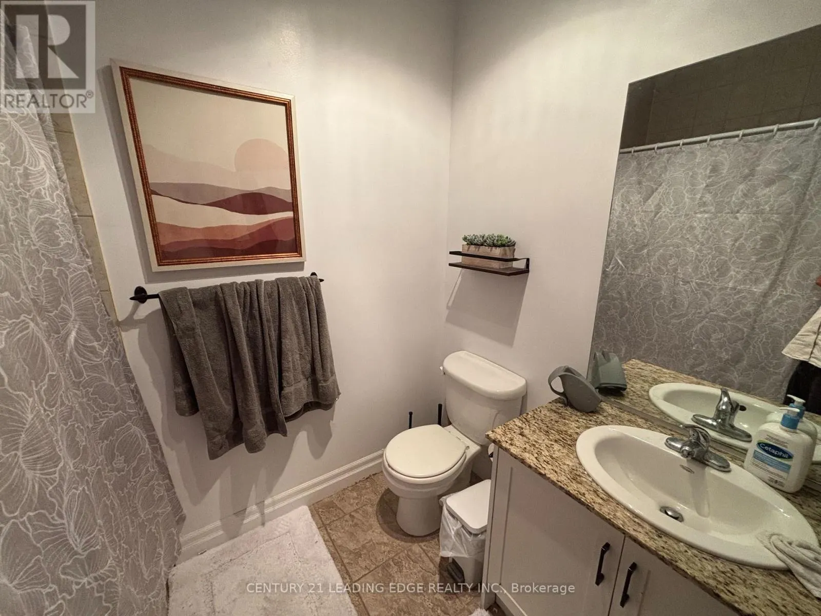 1005 - 44 BOND STREET W