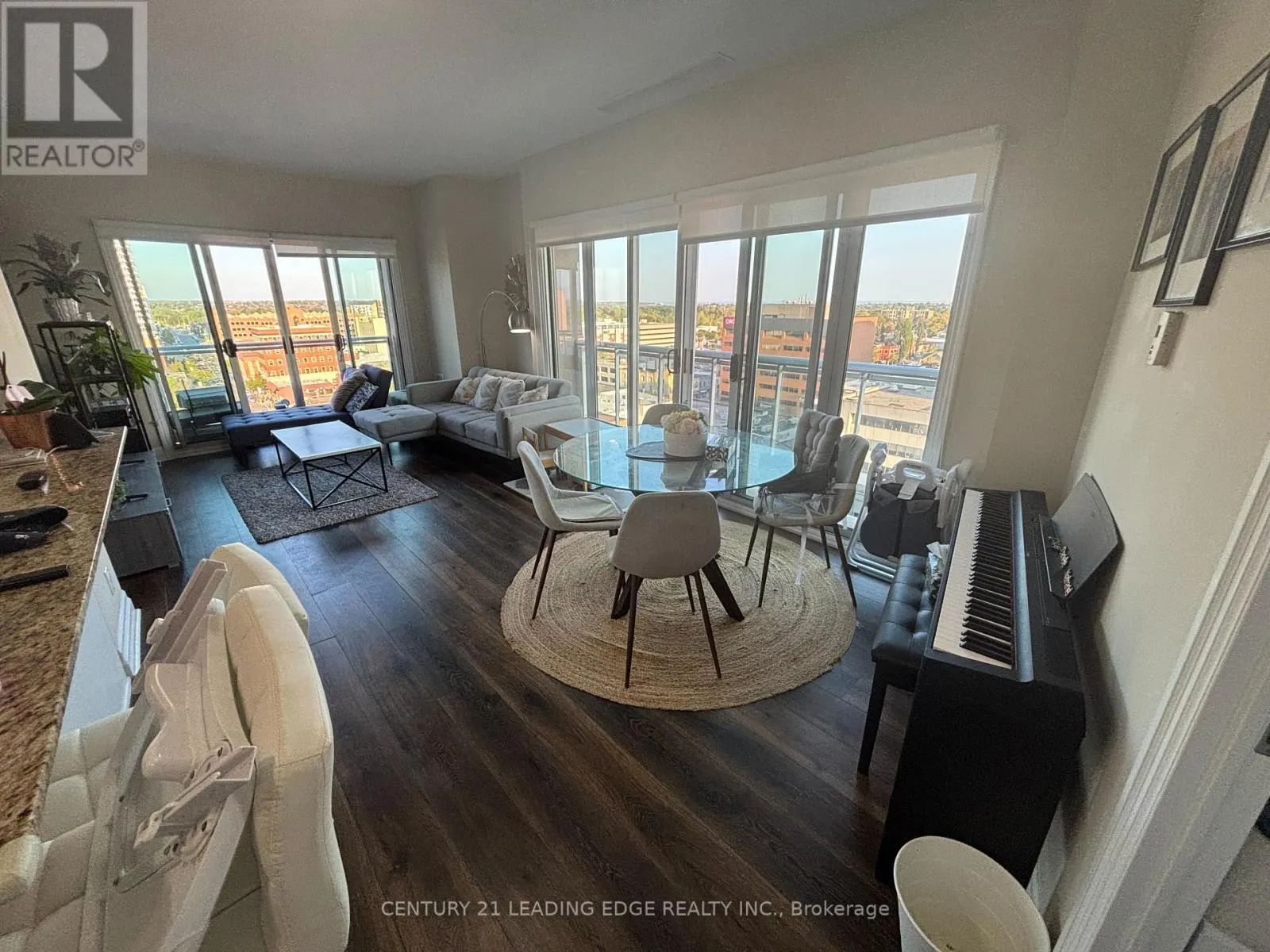 1005 - 44 BOND STREET W