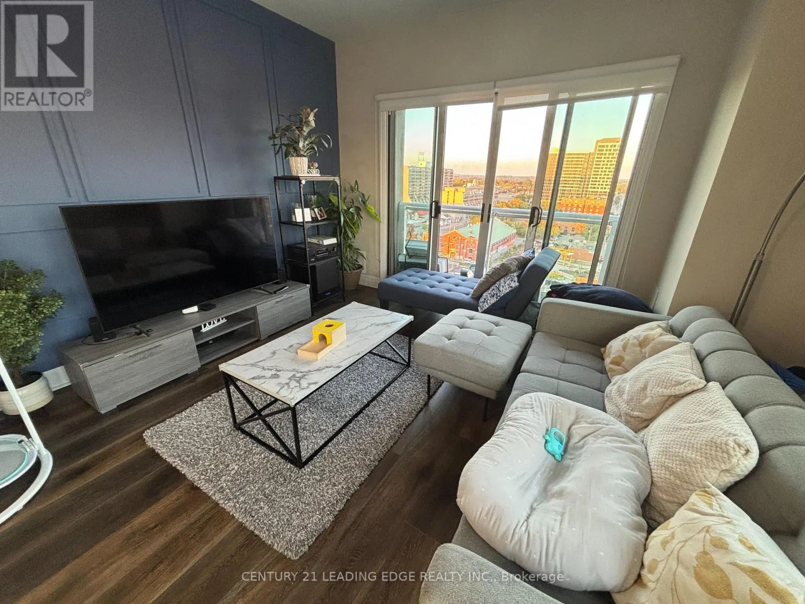 1005 - 44 BOND STREET W