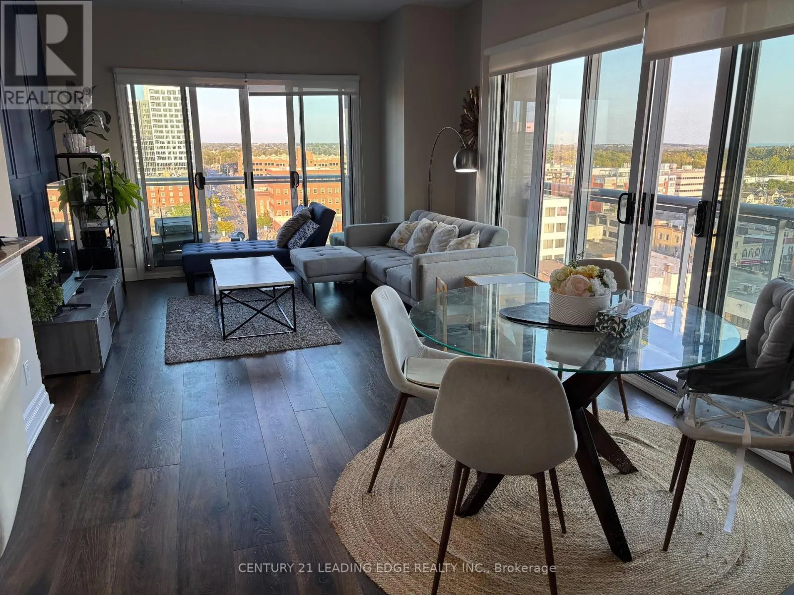 1005 - 44 BOND STREET W