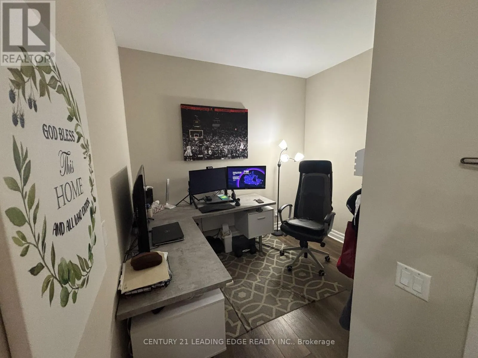 1005 - 44 BOND STREET W