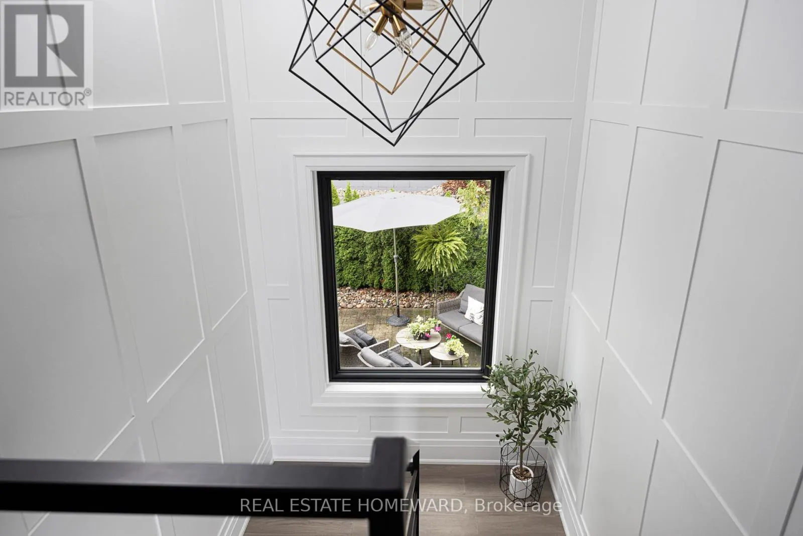 29 FALLINGBROOK DRIVE