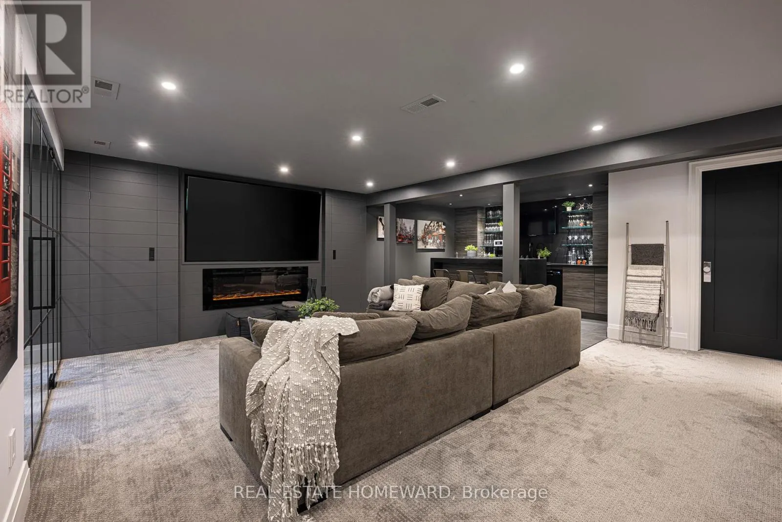 29 FALLINGBROOK DRIVE