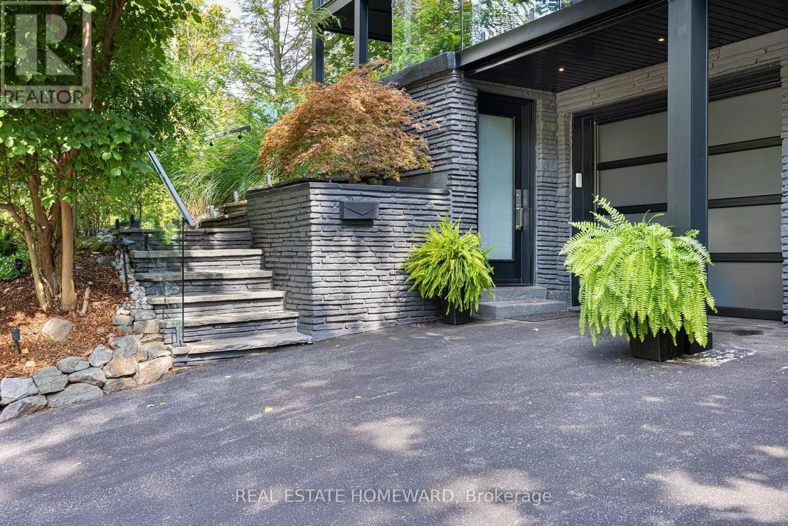 29 FALLINGBROOK DRIVE