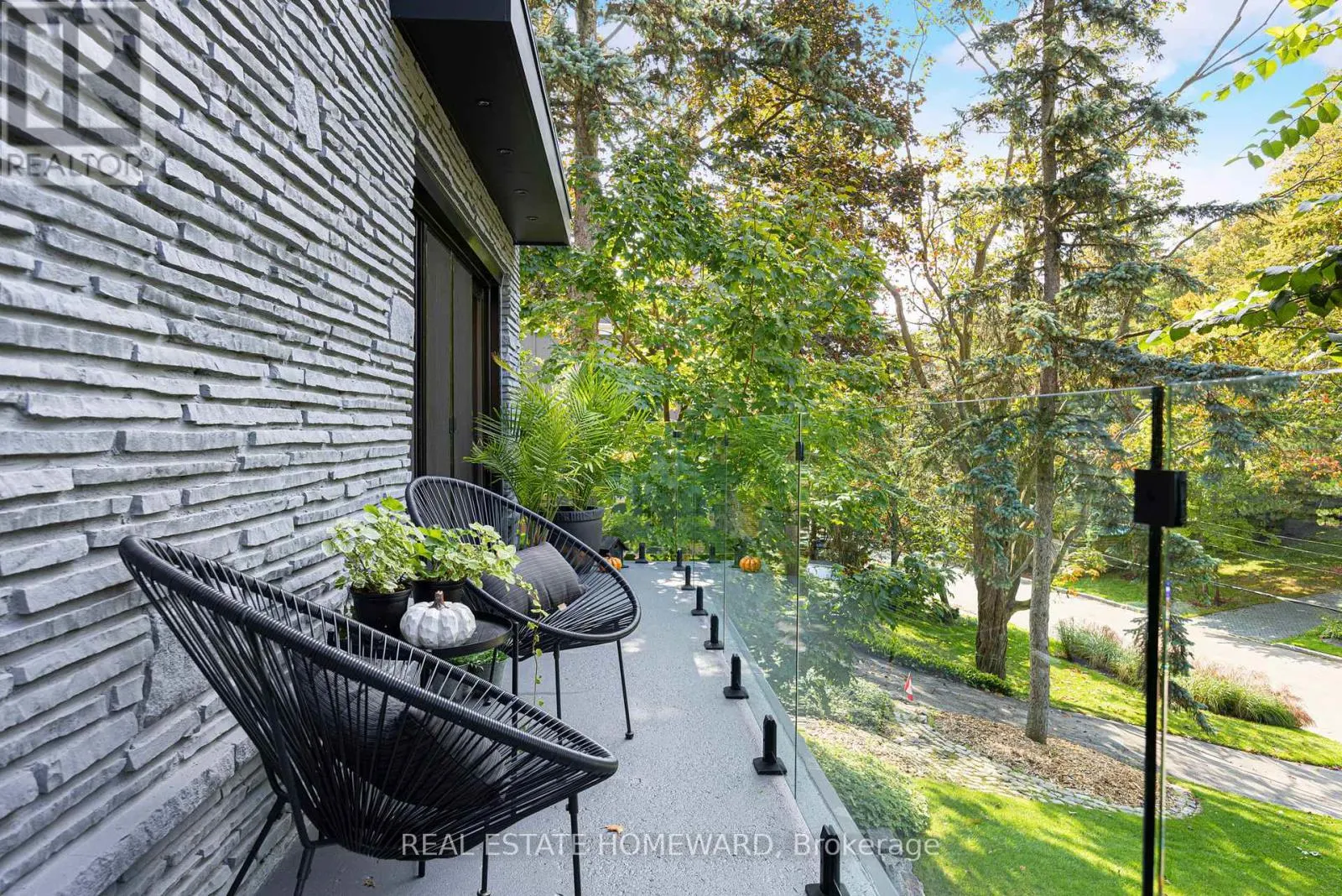 29 FALLINGBROOK DRIVE