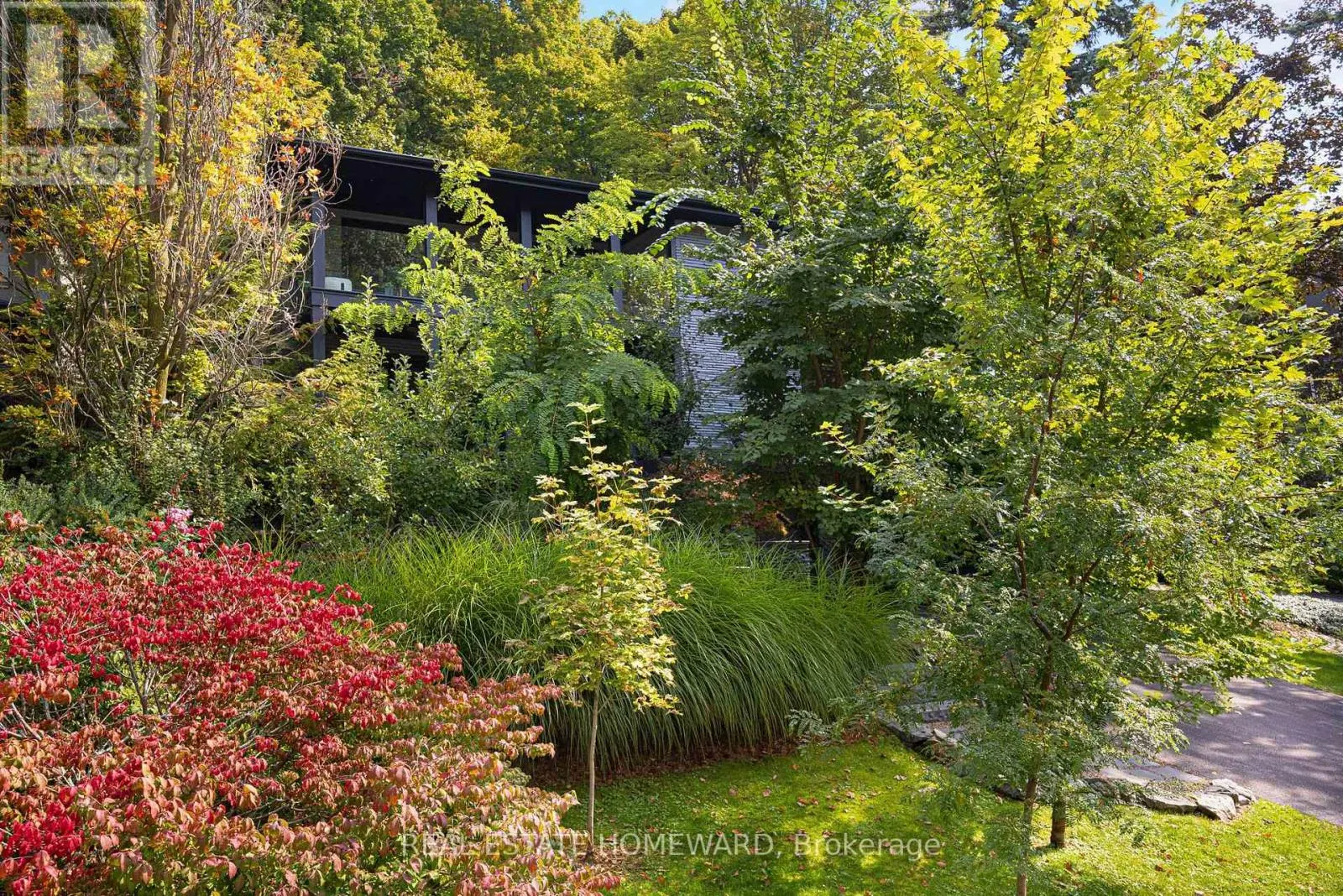 29 FALLINGBROOK DRIVE