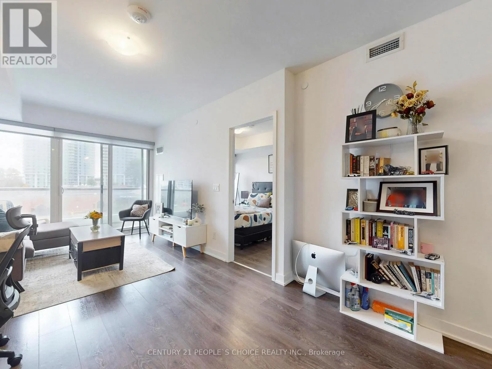 318 - 2033 KENNEDY ROAD