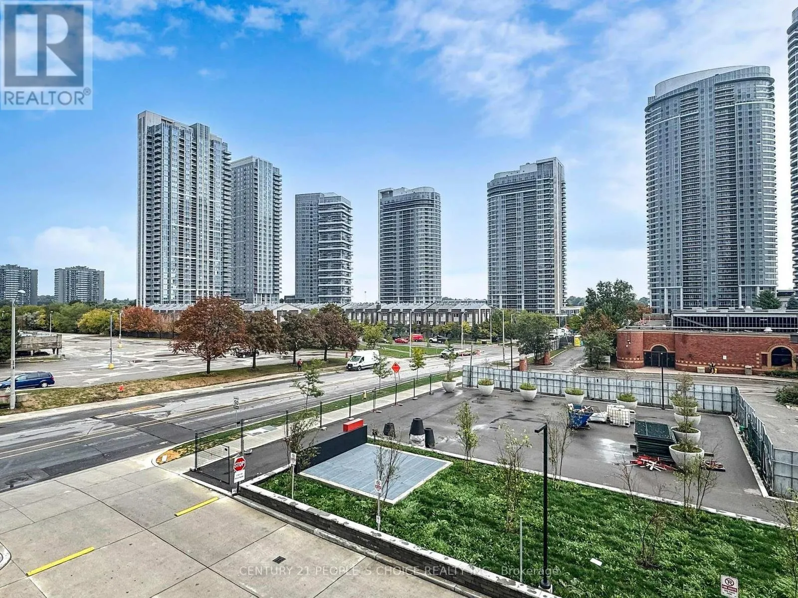 318 - 2033 KENNEDY ROAD