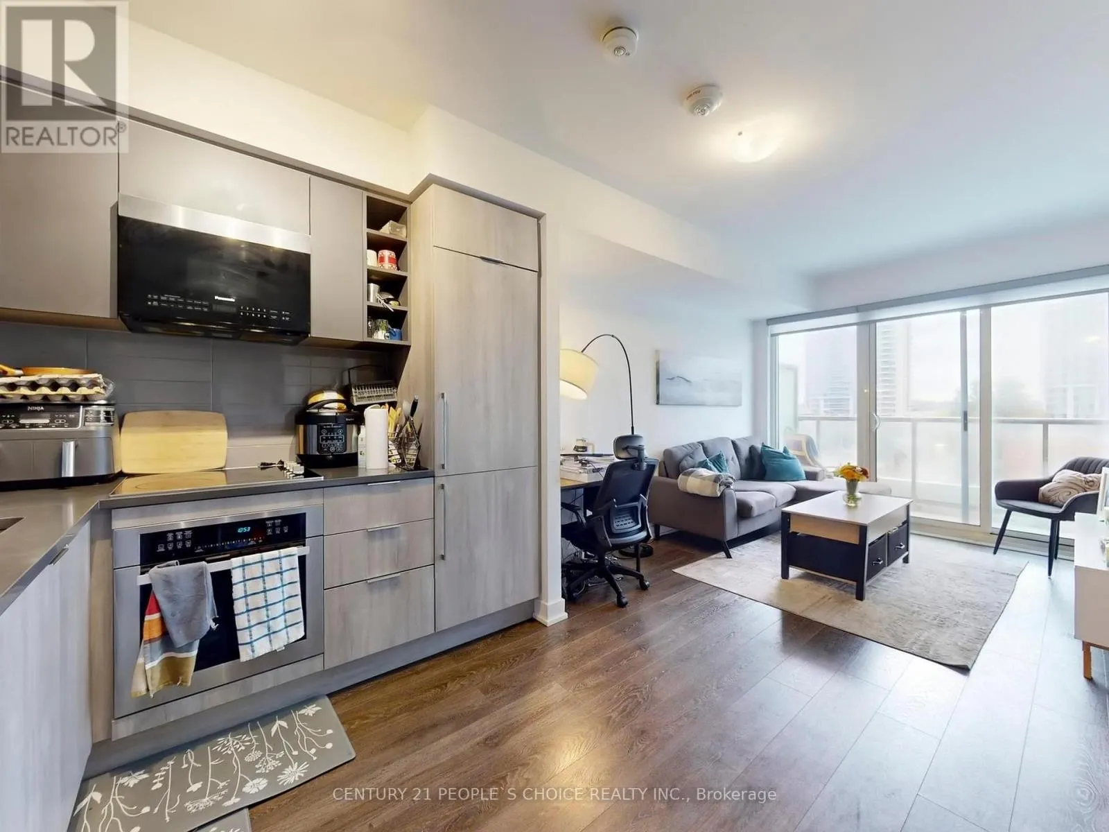 318 - 2033 KENNEDY ROAD