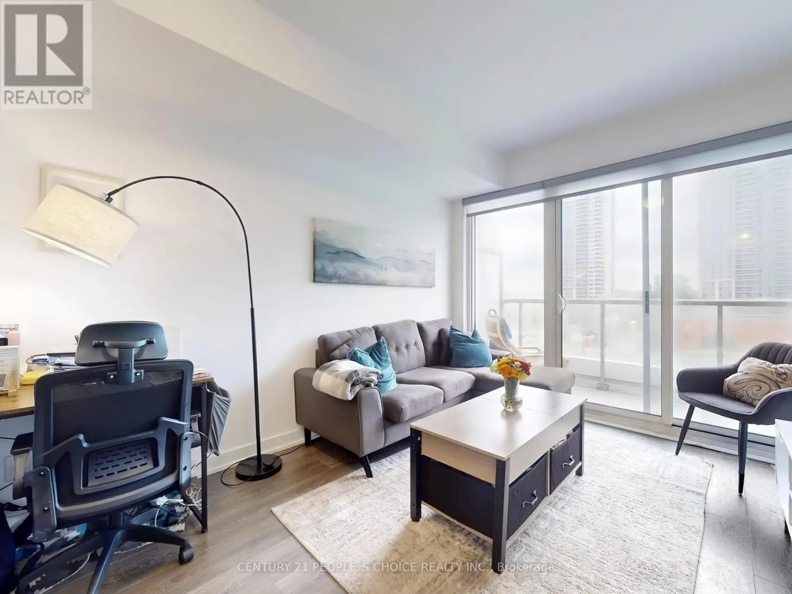 318 - 2033 KENNEDY ROAD