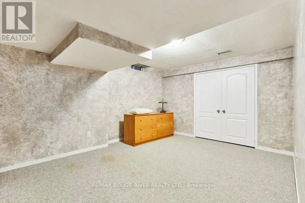 1622 VALLEY RIDGE CRESCENT