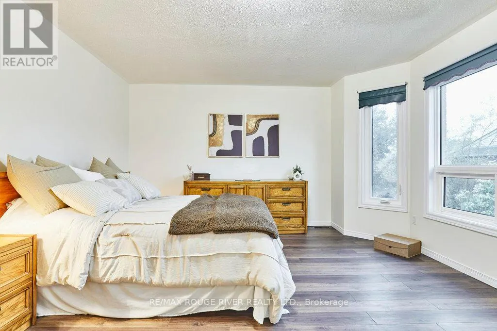 1622 VALLEY RIDGE CRESCENT
