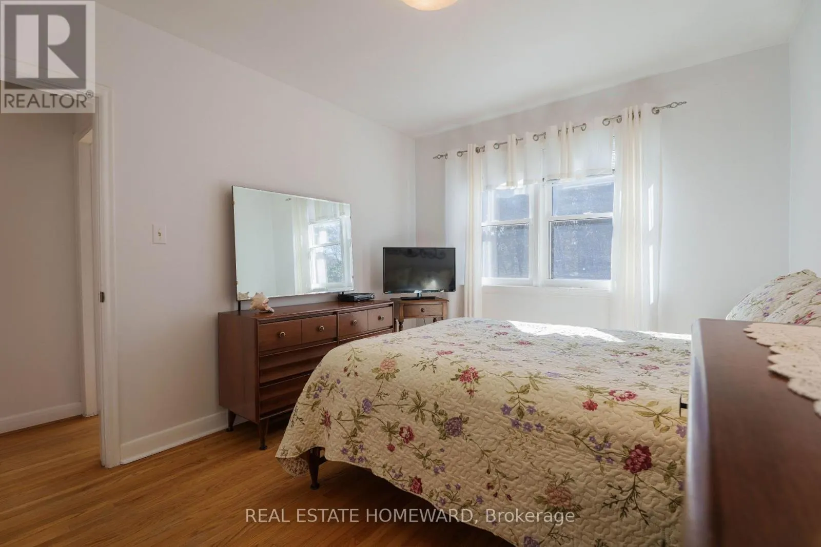 3 CHESTERMERE BOULEVARD