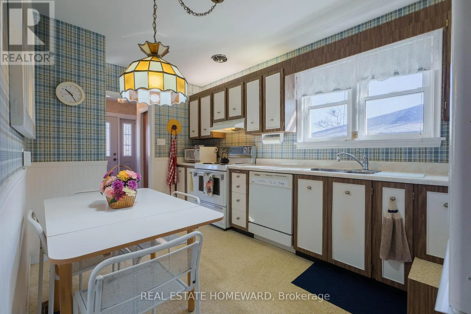 3 CHESTERMERE BOULEVARD