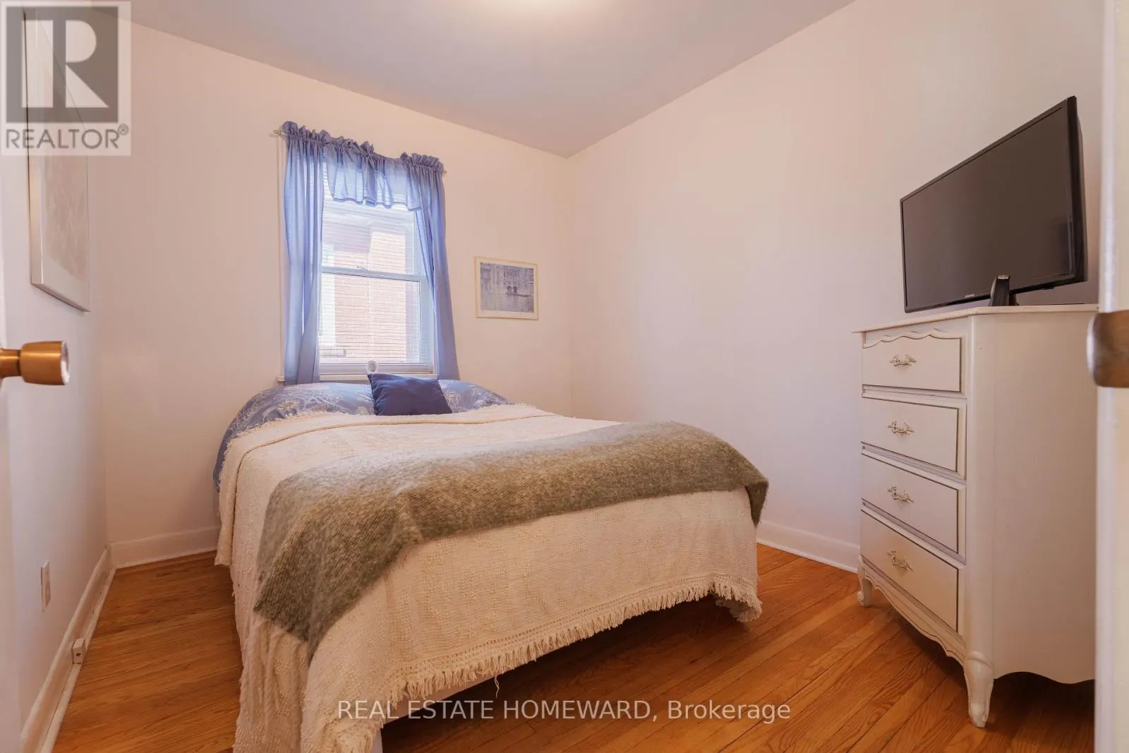 3 CHESTERMERE BOULEVARD