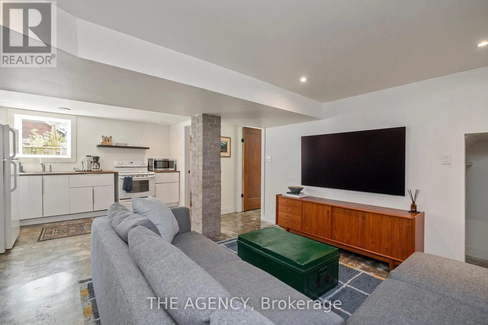 172 BROOKSIDE DRIVE
