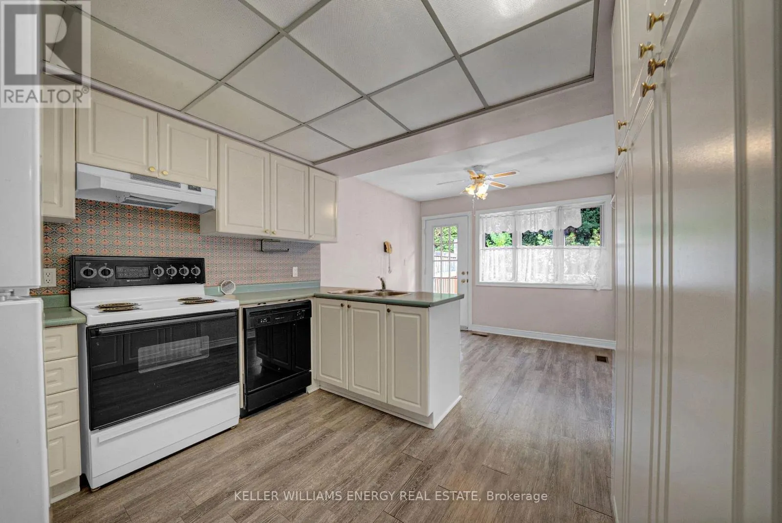 1130 SNOWBERRY COURT