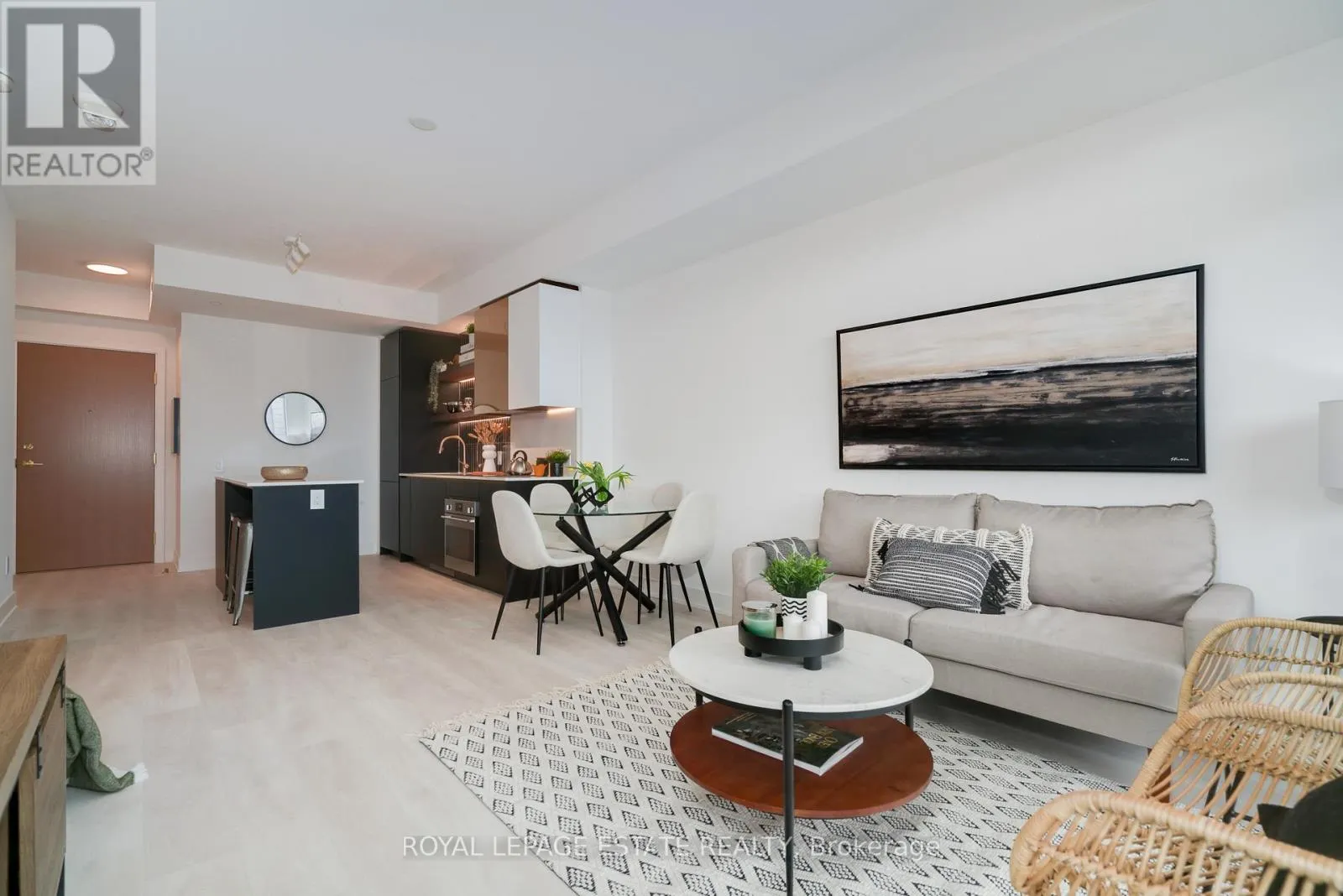 404 - 1285 QUEEN STREET E