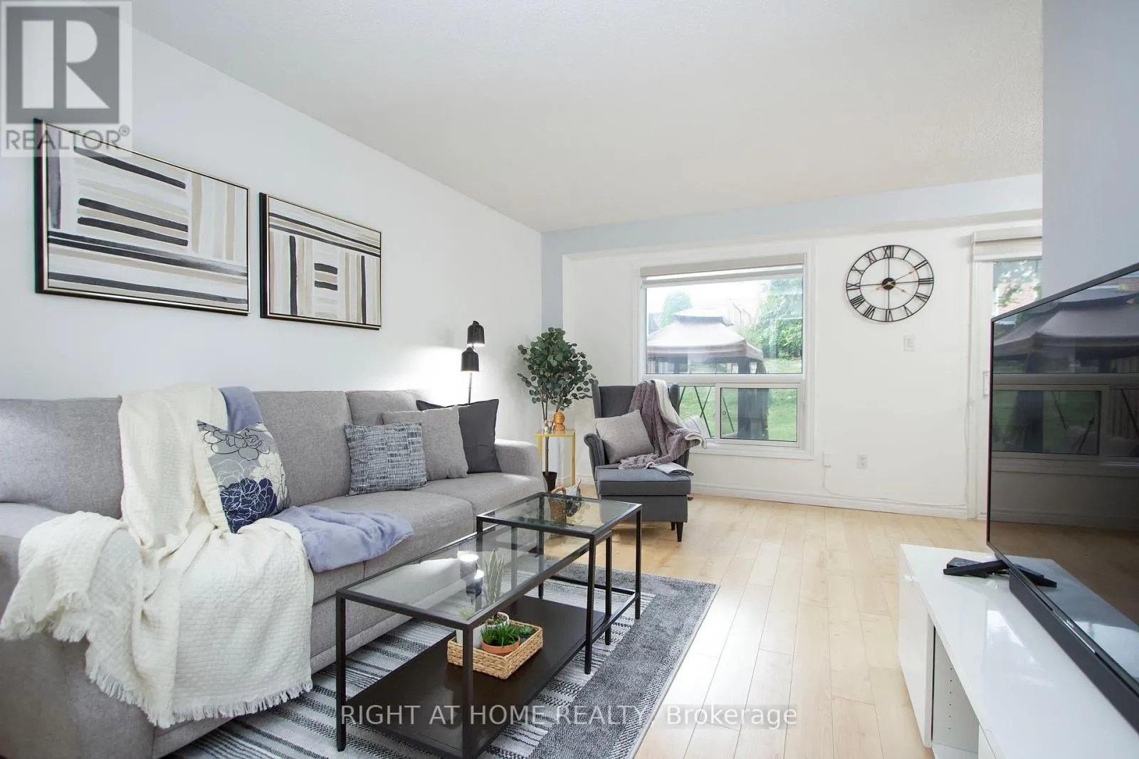 204 - 10 BASSETT BOULEVARD