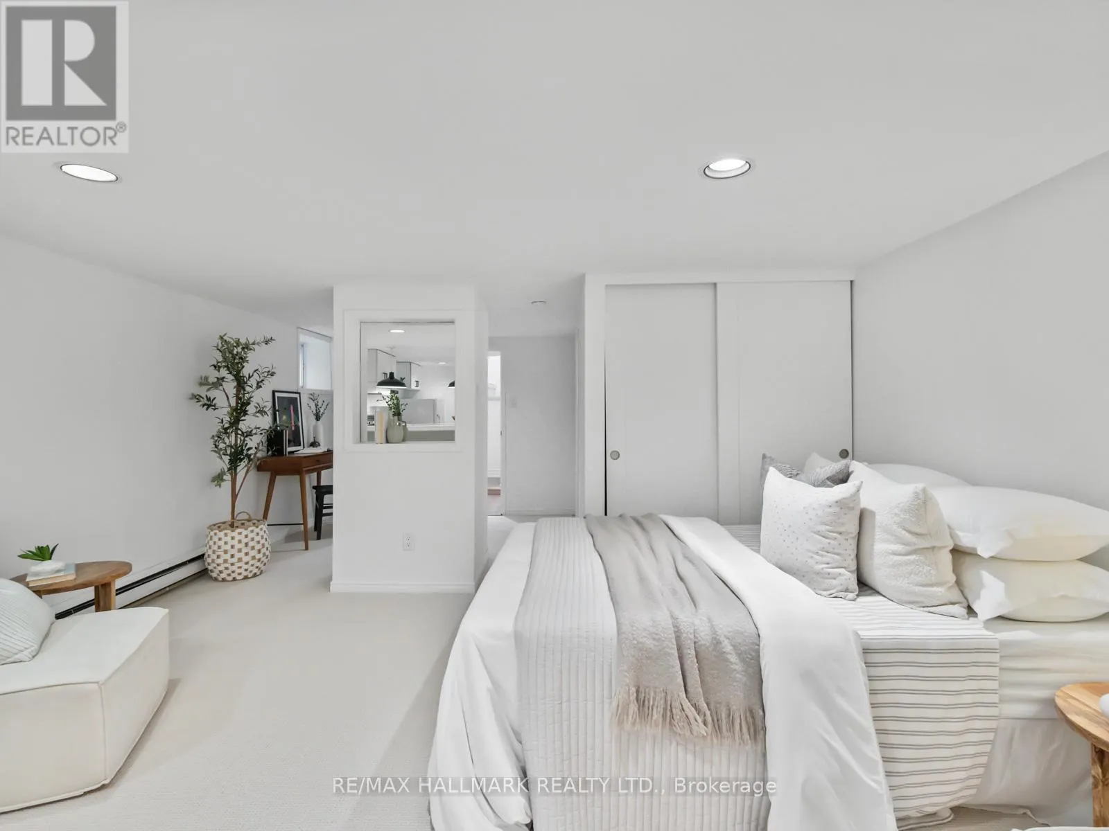 24 CONDOR AVENUE
