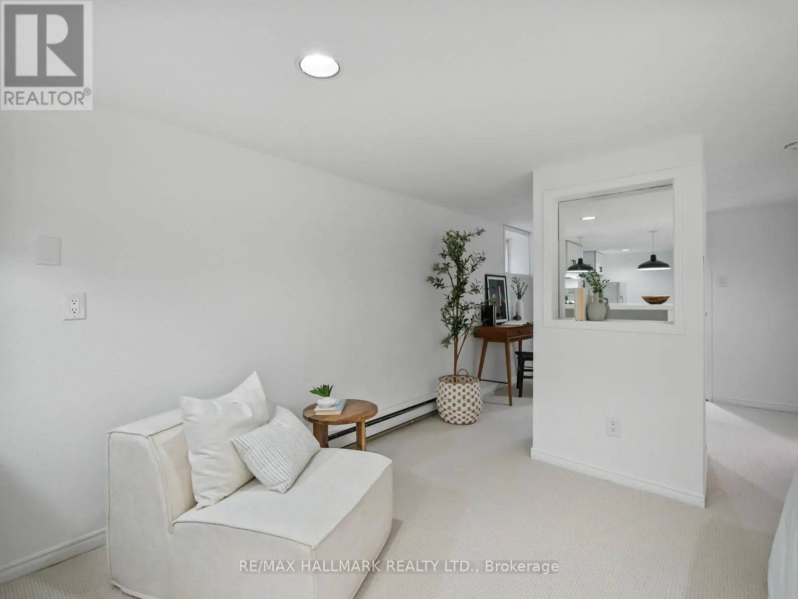 24 CONDOR AVENUE