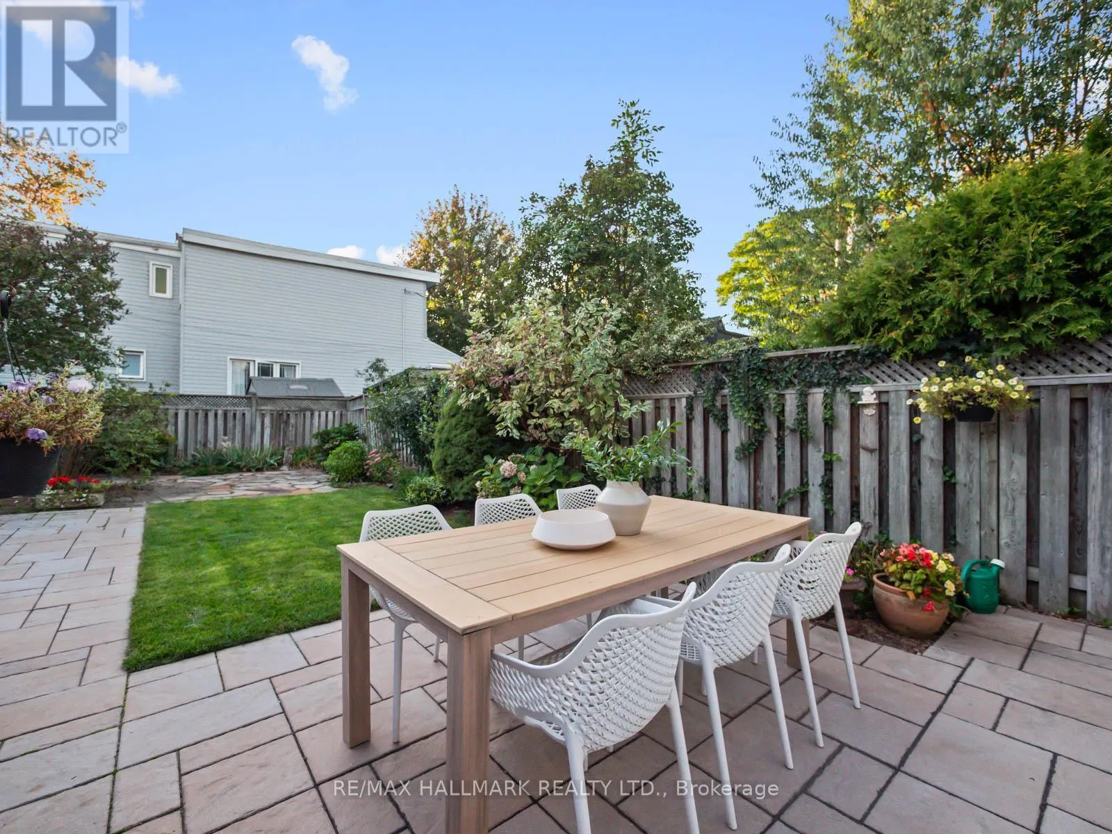 24 CONDOR AVENUE