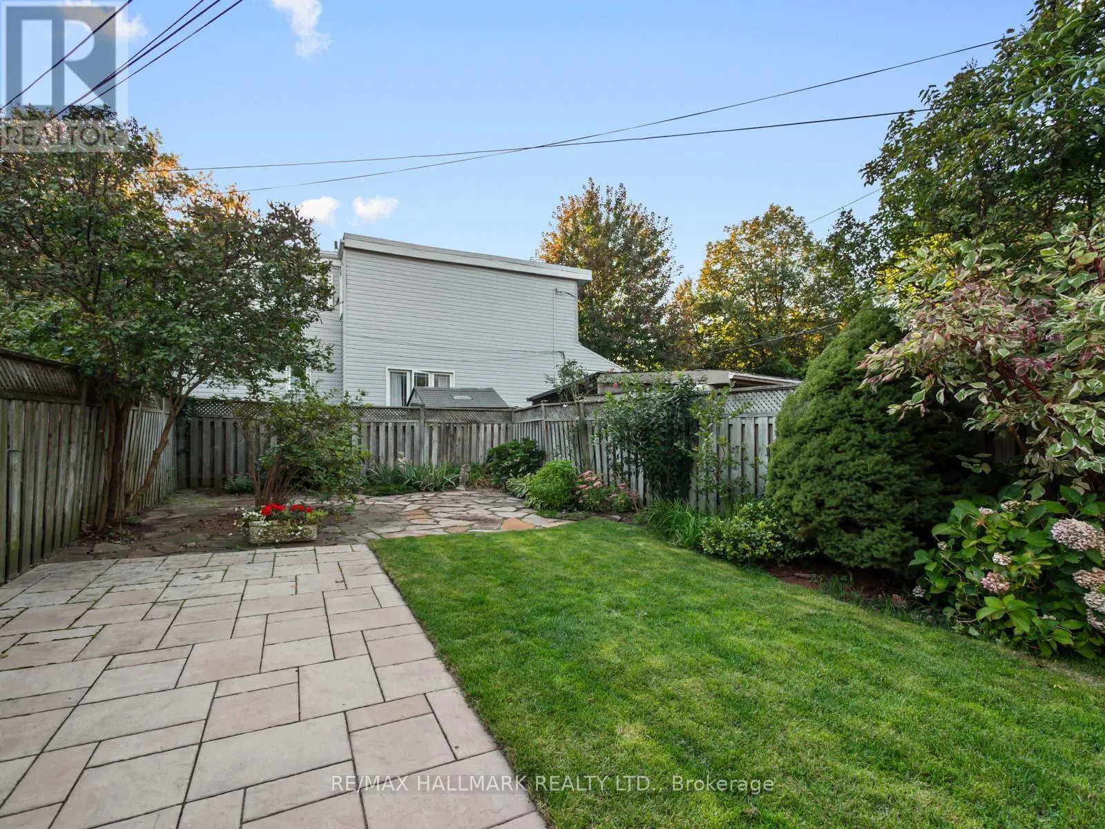 24 CONDOR AVENUE