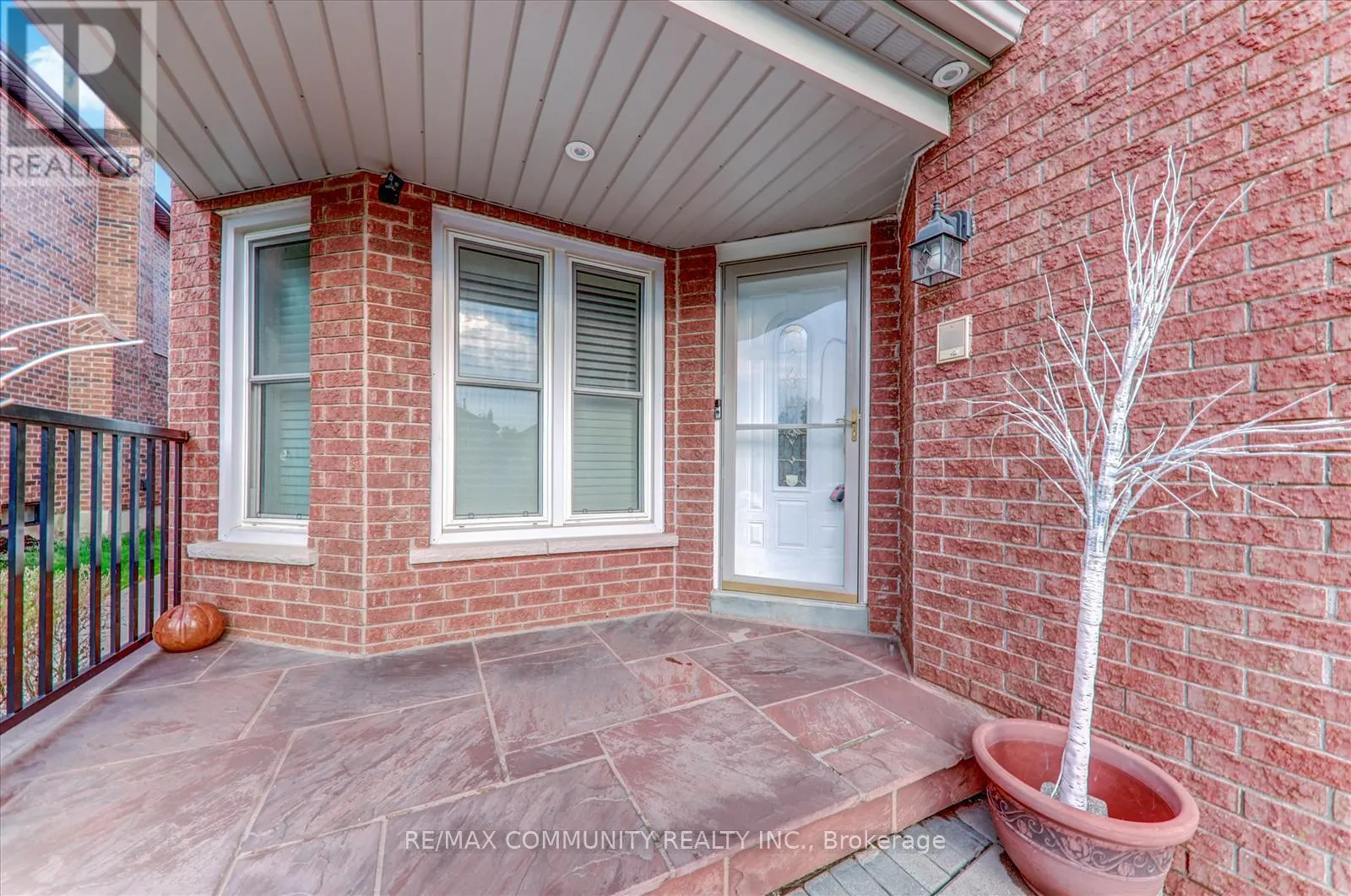 MAIN - 35 HARTRICK PLACE