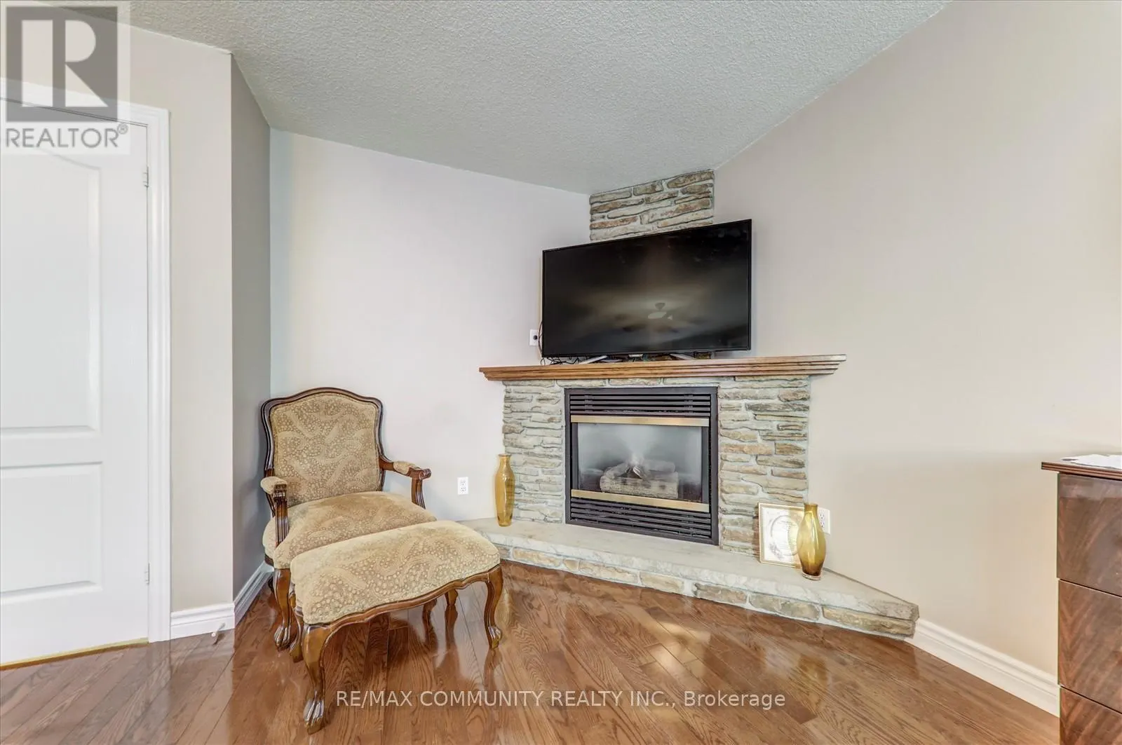 MAIN - 35 HARTRICK PLACE
