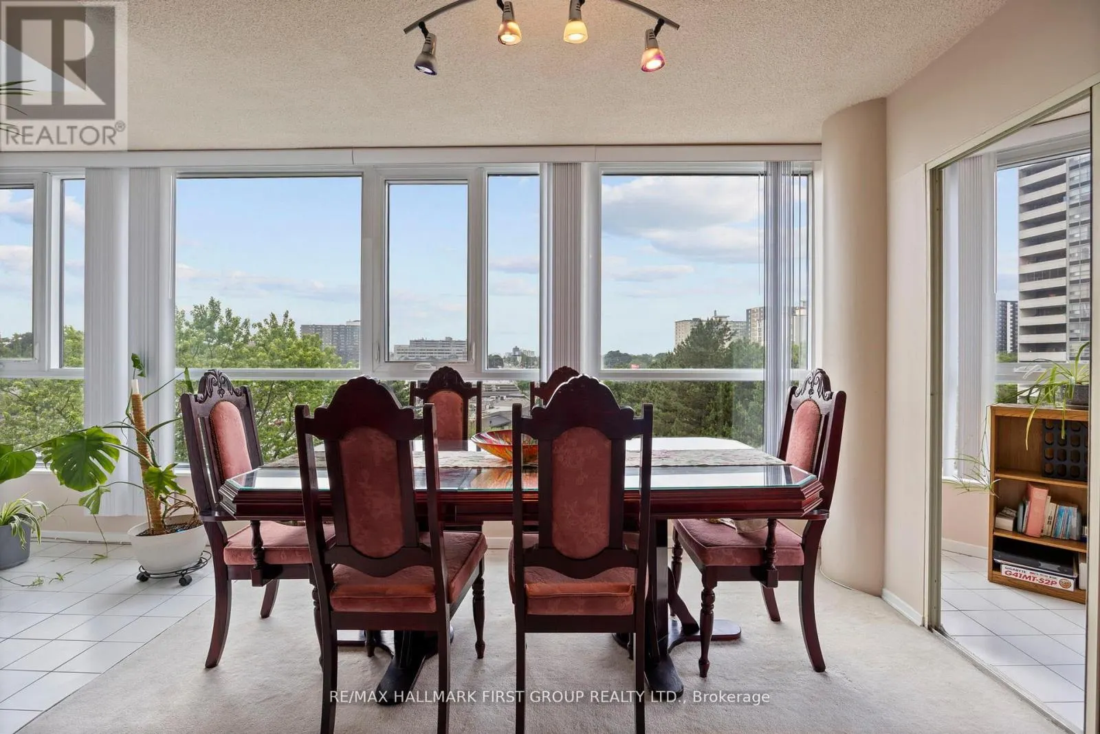 506 - 3231 EGLINTON AVENUE E