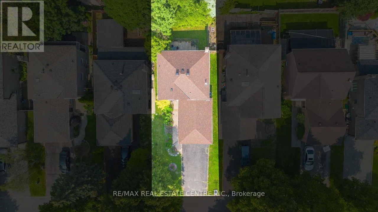 48 HETTERSLEY DRIVE W