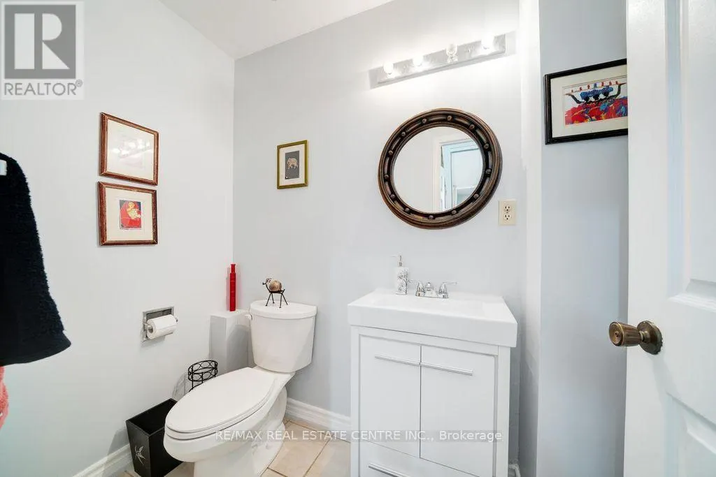 48 HETTERSLEY DRIVE W