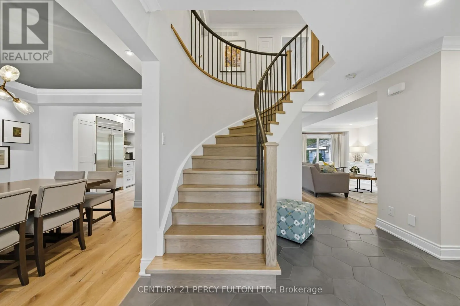 3 CHIPPERFIELD CRESCENT