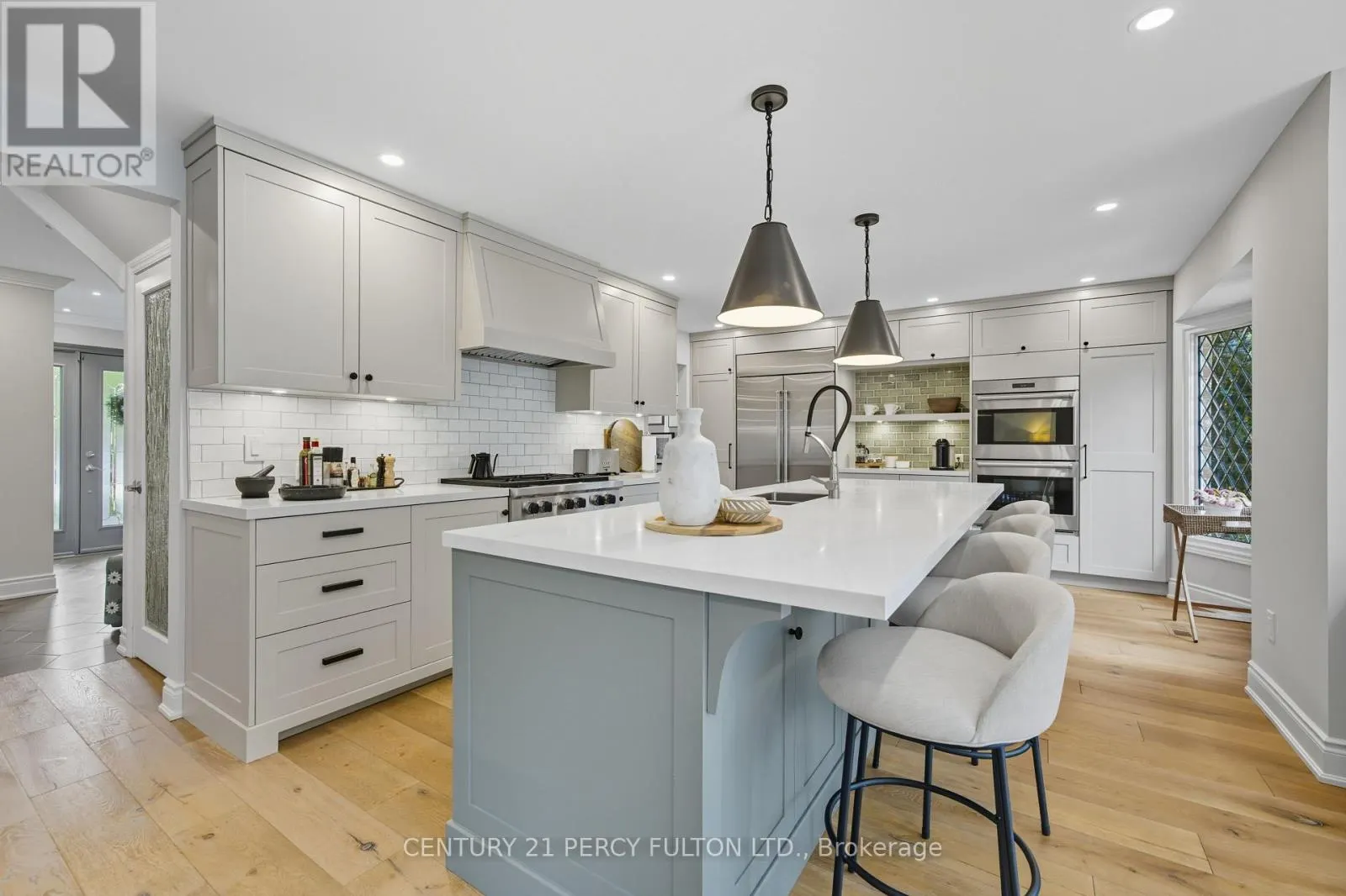3 CHIPPERFIELD CRESCENT
