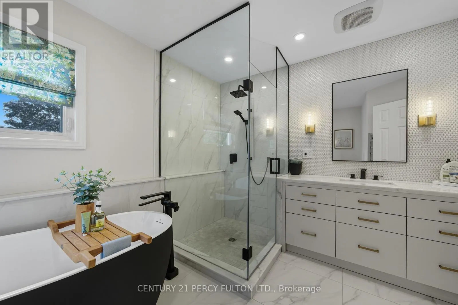 3 CHIPPERFIELD CRESCENT