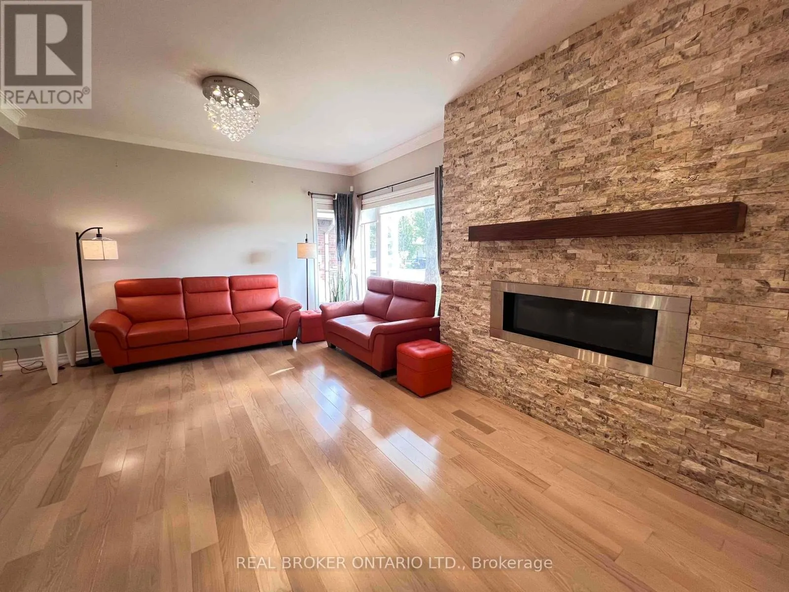 30 MEADOWACRES DRIVE