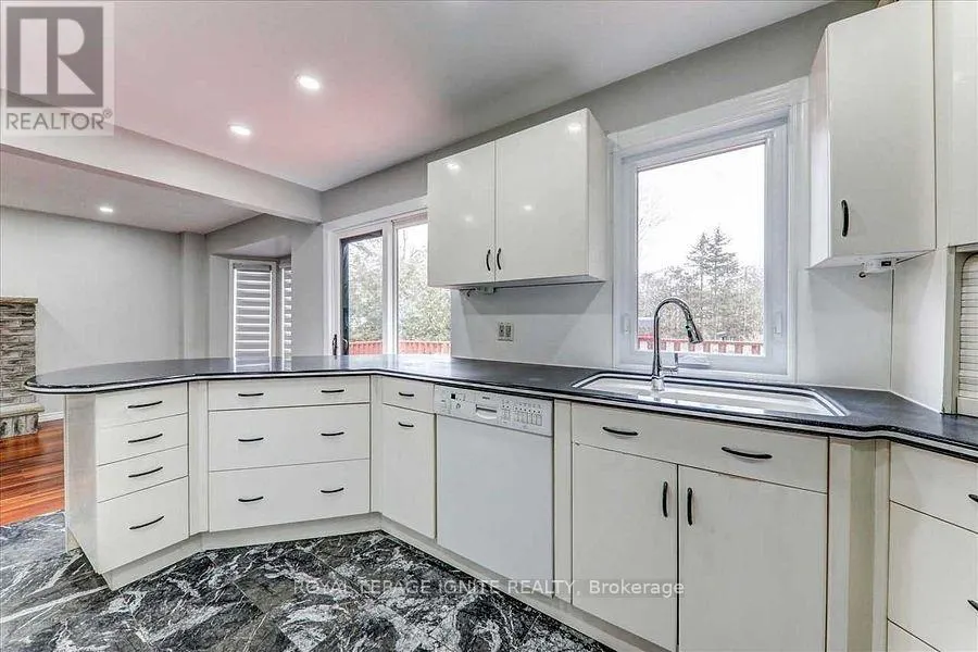 160 TWYN RIVERS DRIVE