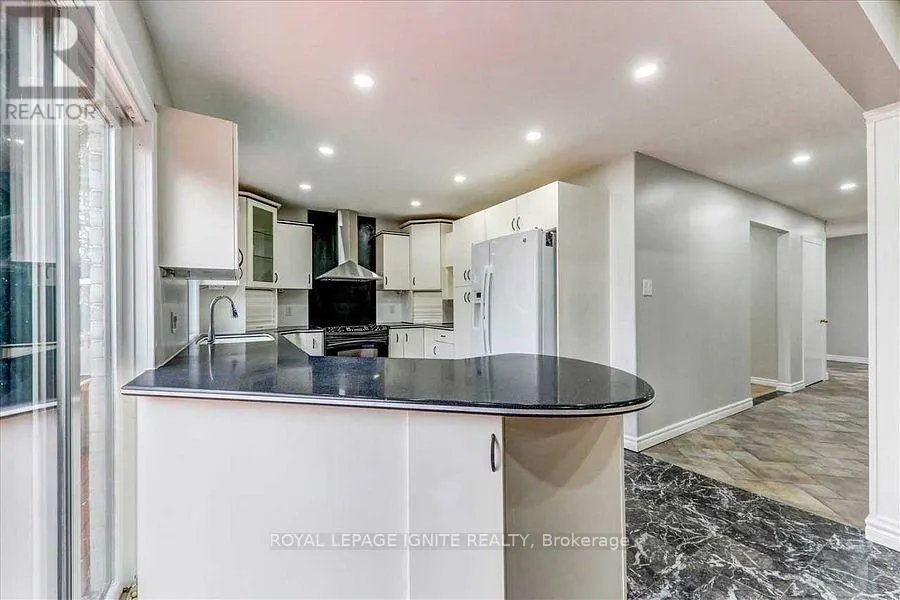 160 TWYN RIVERS DRIVE