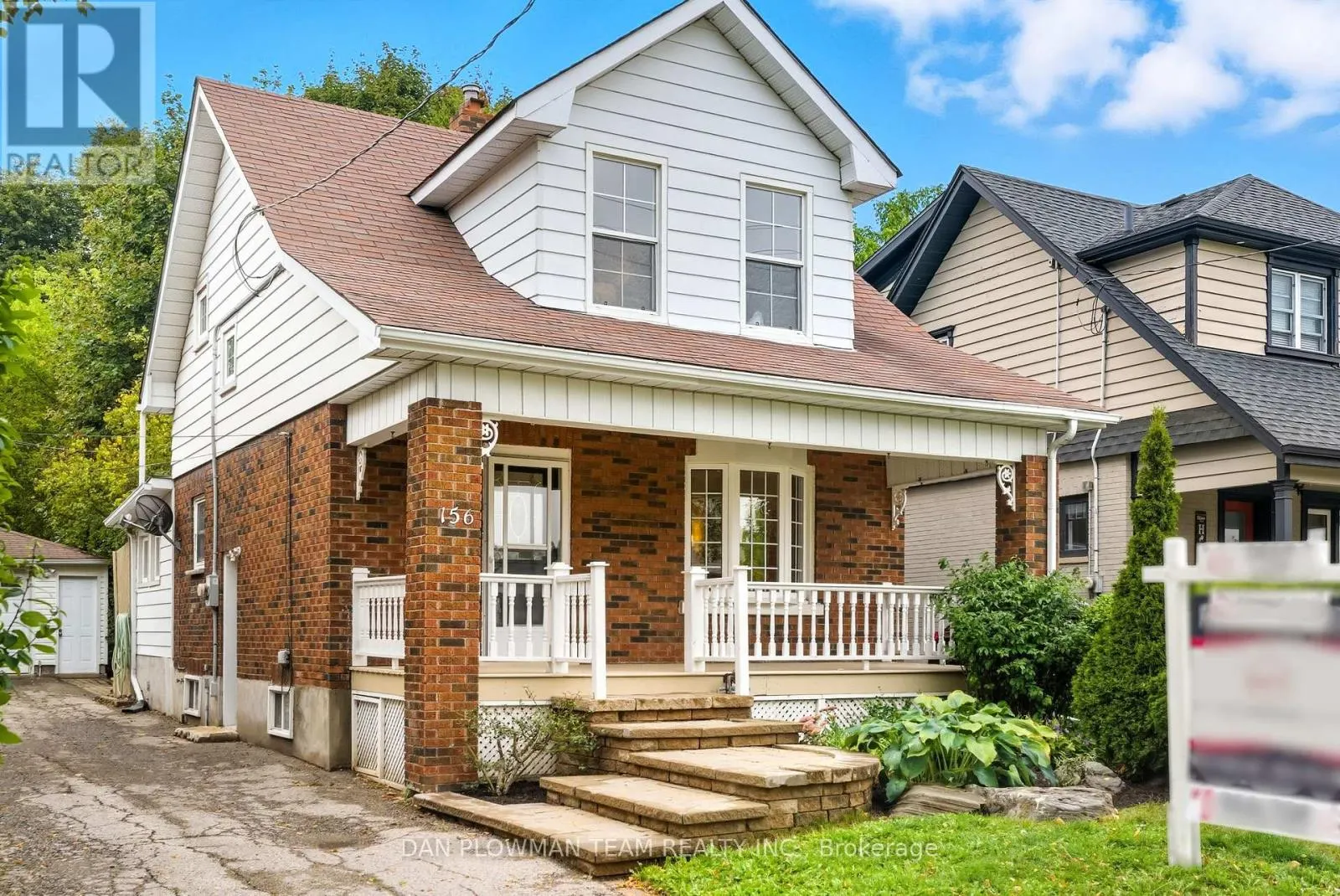 156 ROXBOROUGH AVENUE