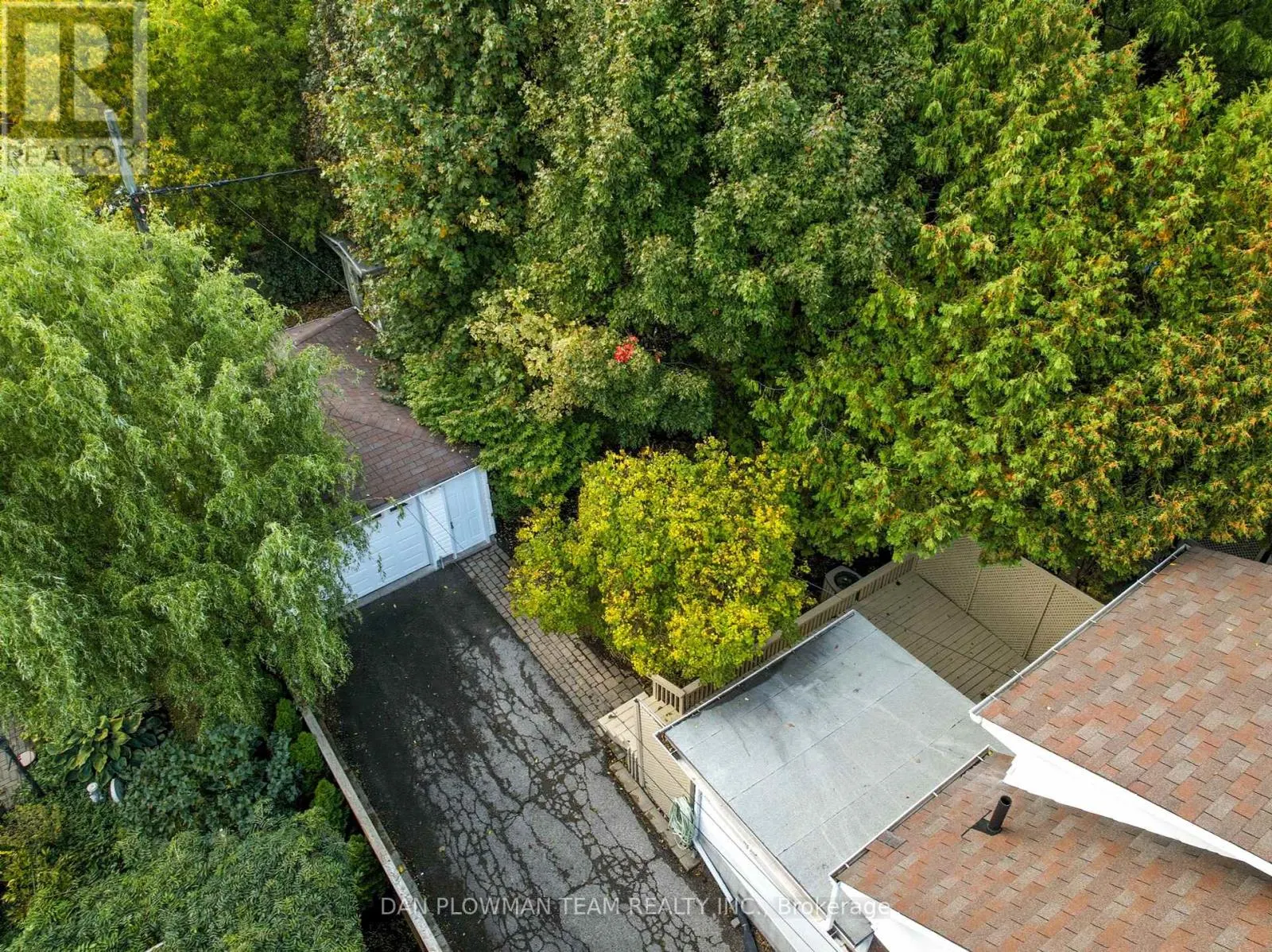 156 ROXBOROUGH AVENUE