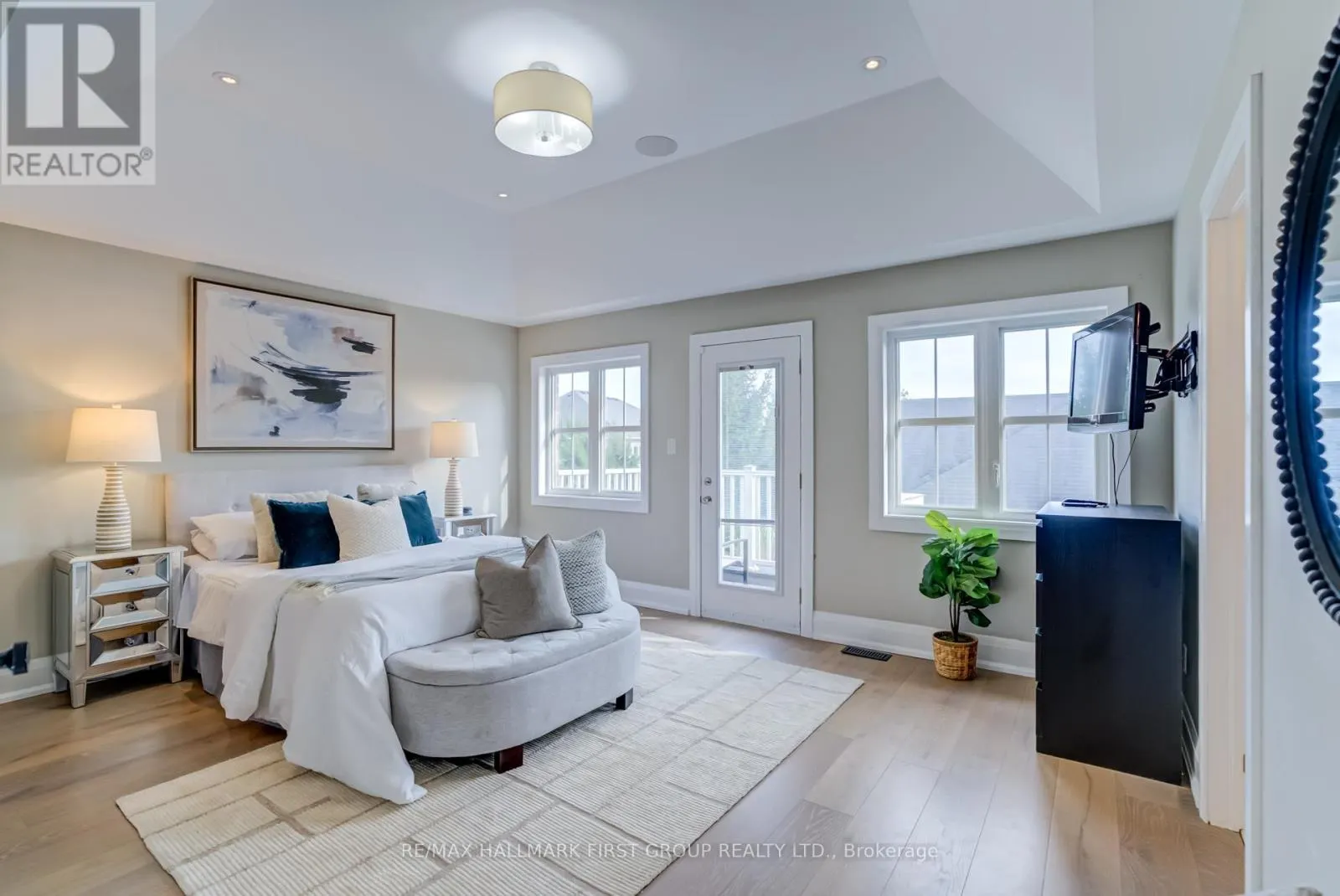 8 JARROW CRESCENT