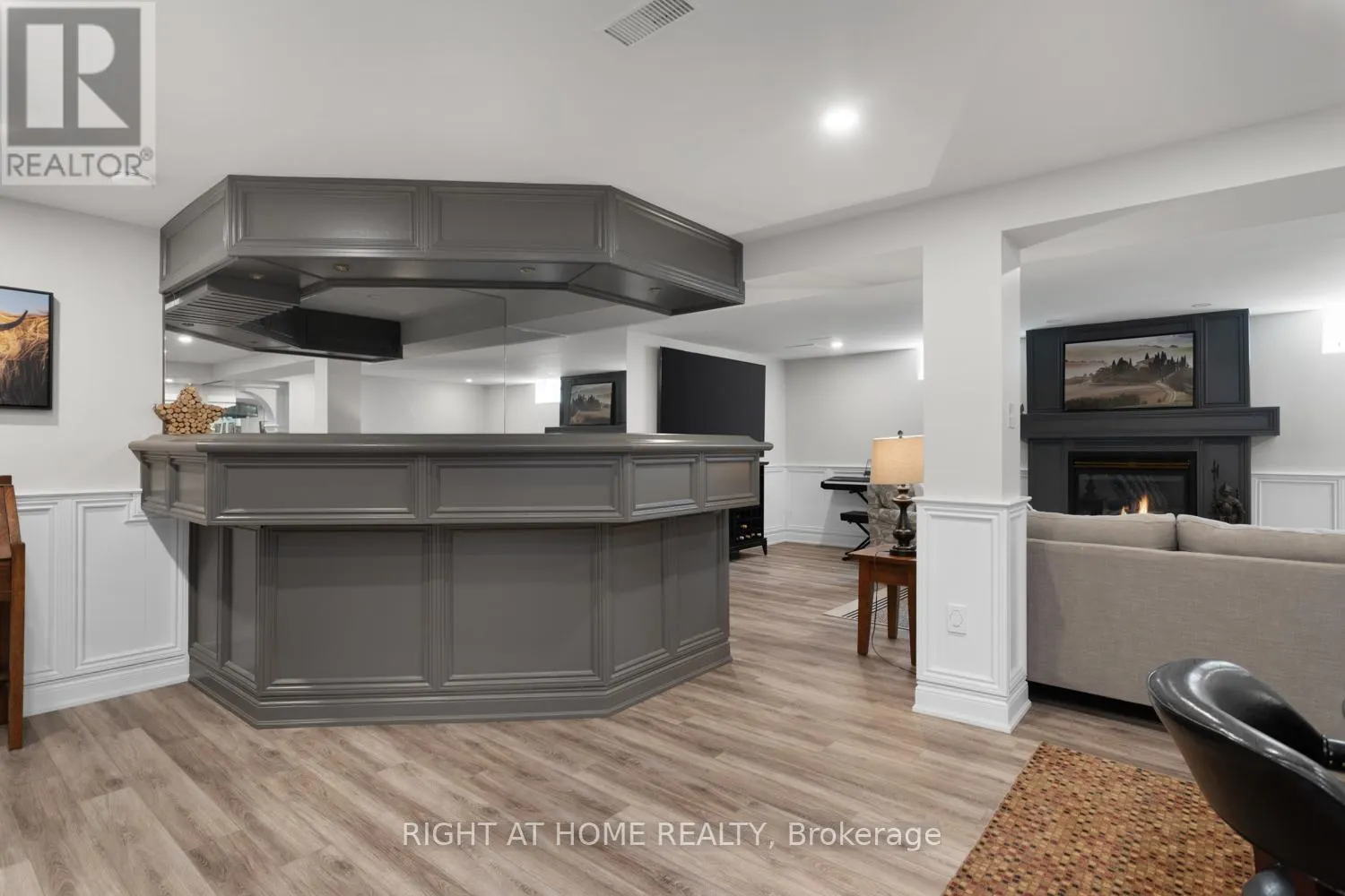 311 WATERBURY CRESCENT